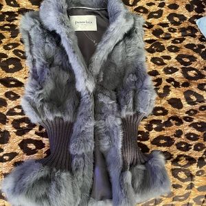 New Faux fur gray vest size medium